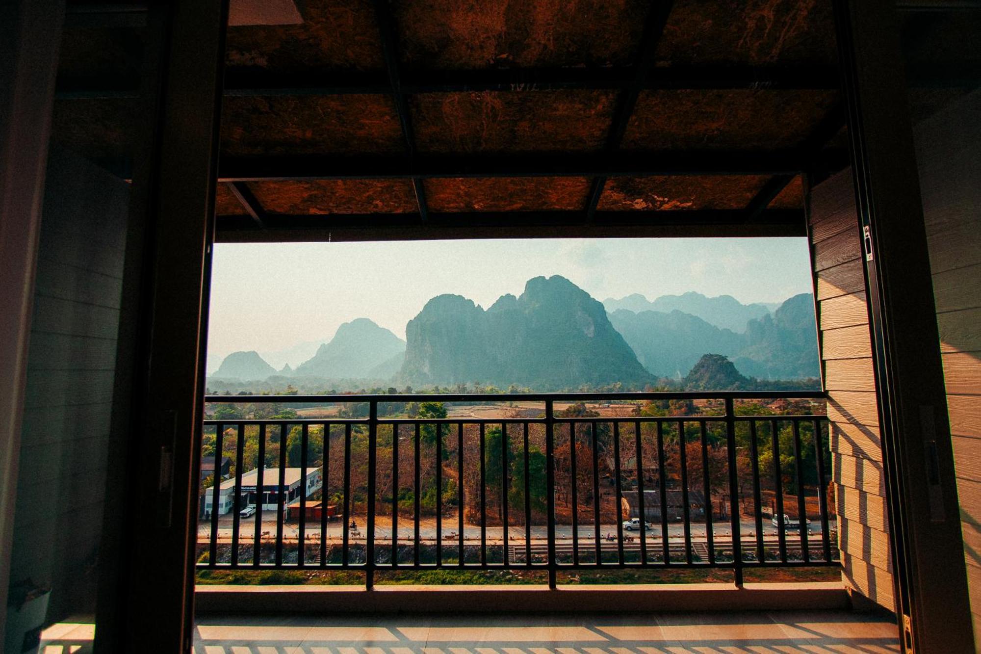 The Elephant Crossing Hotel Vang Vieng Buitenkant foto
