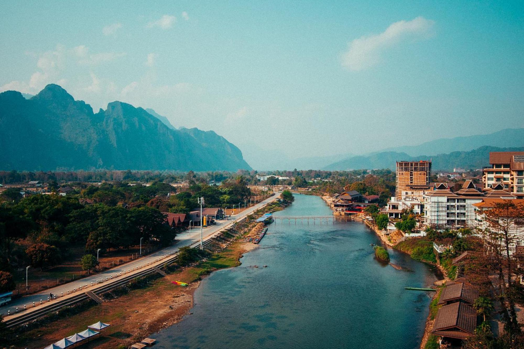 The Elephant Crossing Hotel Vang Vieng Buitenkant foto