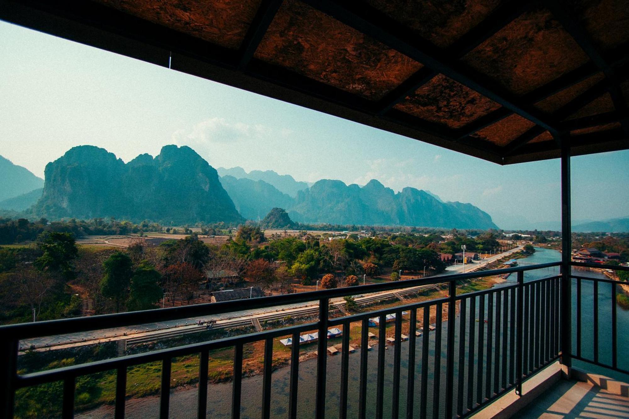 The Elephant Crossing Hotel Vang Vieng Buitenkant foto