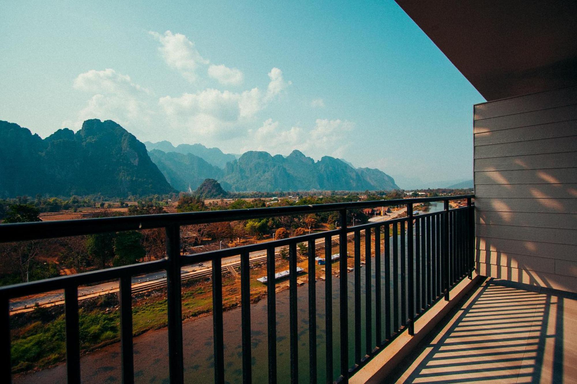 The Elephant Crossing Hotel Vang Vieng Buitenkant foto