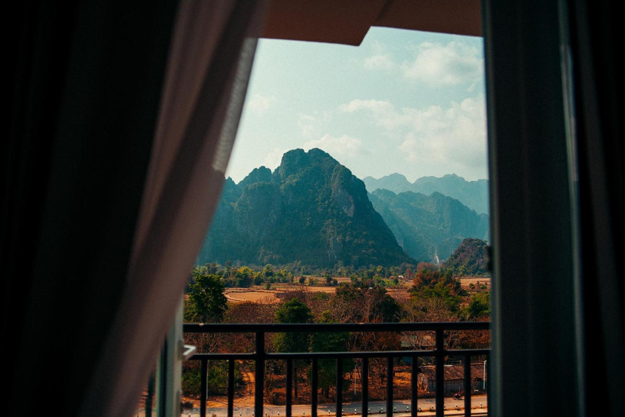 The Elephant Crossing Hotel Vang Vieng Buitenkant foto