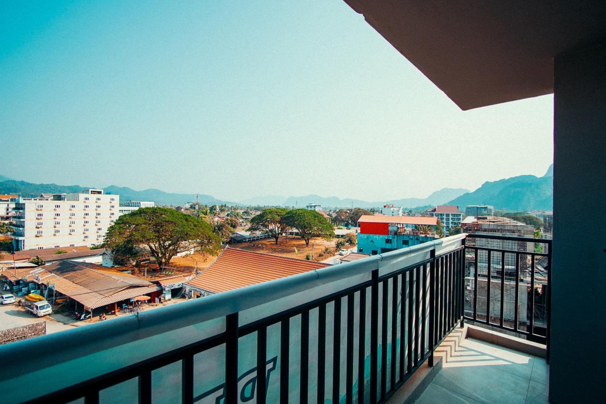 The Elephant Crossing Hotel Vang Vieng Buitenkant foto